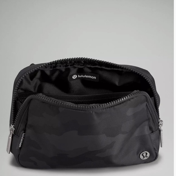 Lululemon Everywhere Belt Bag Large 2L Heritage 365 Camo Deep Coal LAST ONE - Picture 6 of 10